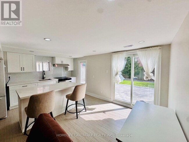 7 Captain Francis Dr in Markham, ON - Building Photo - Building Photo