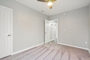 301 Rochelle St in Pittsburgh, PA - Building Photo