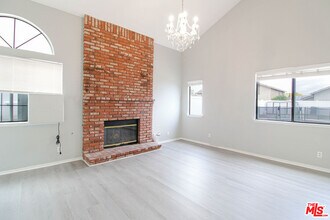 45809 Evelyn Ct in Lancaster, CA - Building Photo - Building Photo