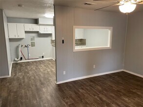 107 FM 834 in Daisetta, TX - Foto de edificio - Building Photo