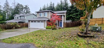 7743 Blarney Stone Pl NW in Bremerton, WA - Building Photo