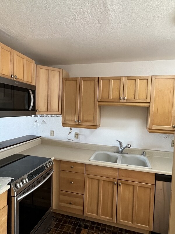 92-1050-1050 Kanehoa Loop in Kapolei, HI - Building Photo - Building Photo