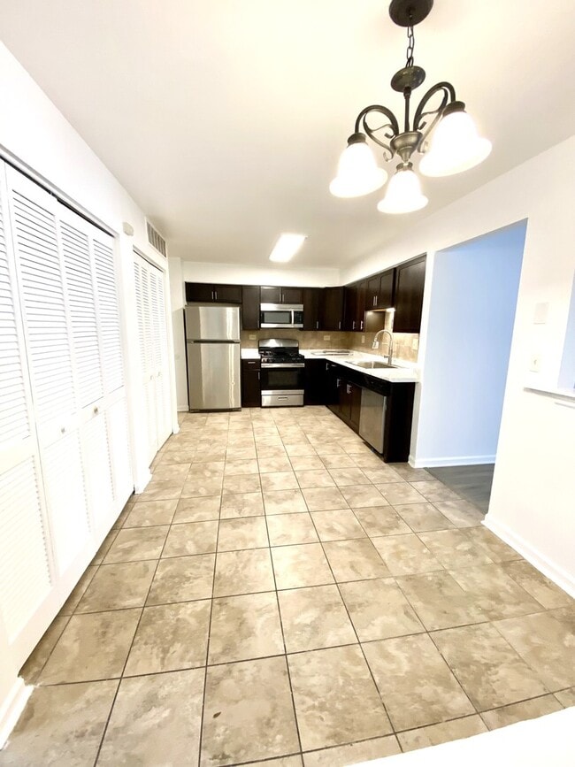 629 W Streamwood Blvd in Streamwood, IL - Building Photo - Building Photo