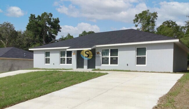 9121 N Travis Dr in Citrus Springs, FL - Building Photo - Building Photo