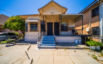 2333 Eastlake Ave in Los Angeles, CA - Building Photo - Building Photo