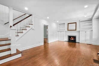 6 Summit Ave in Larchmont, NY - Building Photo - Building Photo