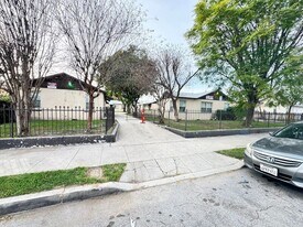 834-846 N Davidson Ave in San Bernardino, CA - Building Photo