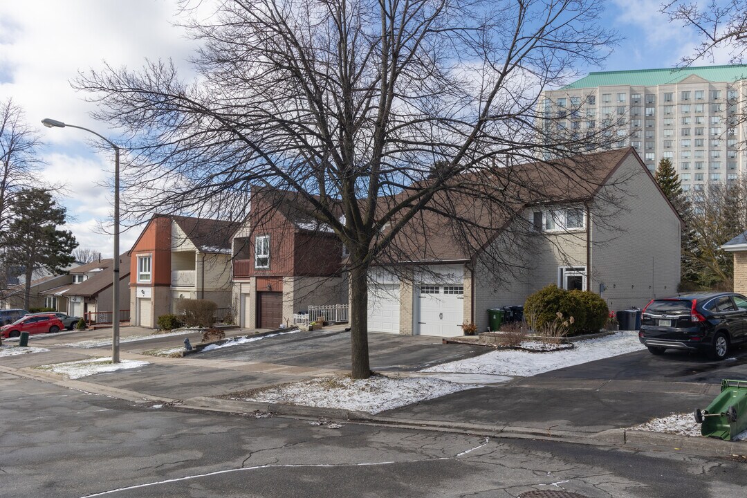 50 Roughfield Cres in Toronto, ON - Building Photo