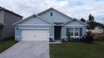 5653 Winona Dr in St. Cloud, FL - Building Photo