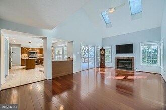 8 Sapphire Hill Ct in Baltimore, MD - Building Photo - Building Photo