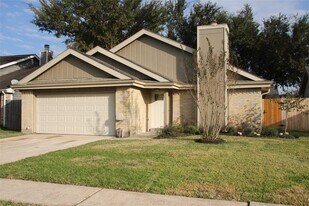 2227 Highland Hills Dr in Sugar Land, TX - Building Photo
