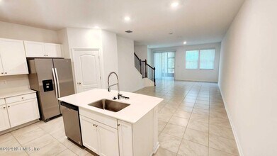 307 Redbud Rd in Palm Coast, FL - Building Photo - Building Photo