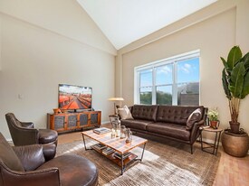 4942 N Sheridan Rd in Chicago, IL - Building Photo