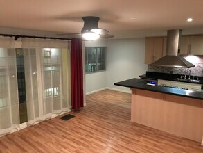 1720 Ardmore Ave, Unit 228 in Hermosa Beach, CA - Building Photo - Building Photo
