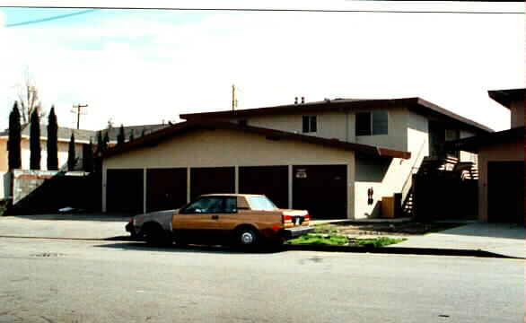 718 Harris Ct in Hayward, CA - Building Photo - Building Photo