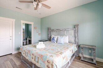 970 S Jacks Rd in Port Bolivar, TX - Building Photo - Building Photo