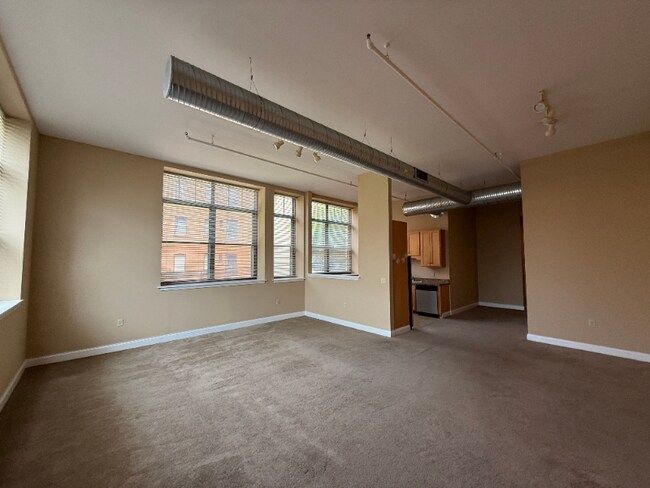 11 Fremont St in Gloversville, NY - Foto de edificio - Building Photo