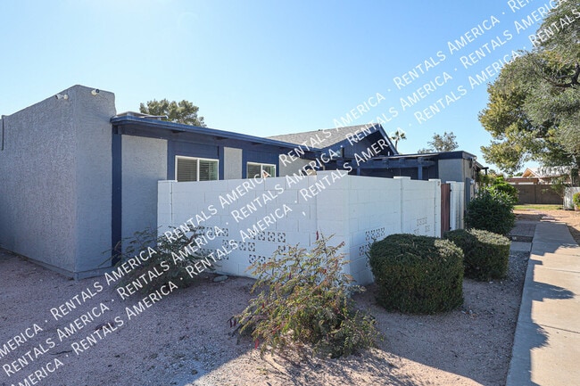 712 N Santa Barbara in Mesa, AZ - Building Photo - Building Photo
