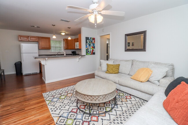 1904 Karen Ln in Tallahassee, FL - Building Photo - Building Photo