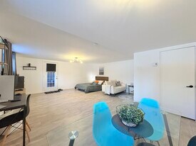 145 Gardenville Rue in Longueuil, QC - Building Photo