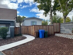 25 Schilling Ct in Brentwood, CA - Building Photo - Building Photo