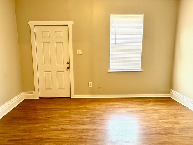 121 N 25th St in Louisville, KY - Building Photo - Building Photo