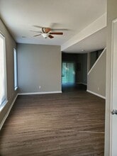 405 SE Brandon Ct in Oak Grove, MO - Building Photo - Building Photo