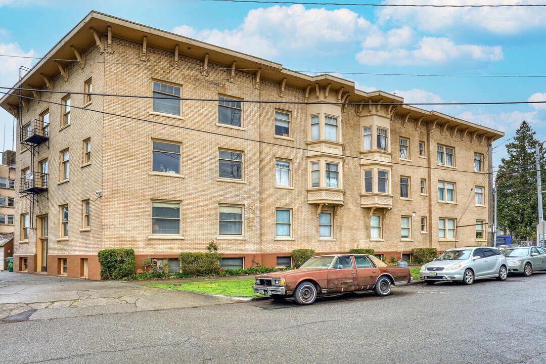 Madkin Apartments in Seattle, WA - Foto de edificio