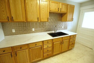 126 1st St, Unit #4 in Baraboo, WI - Foto de edificio - Building Photo