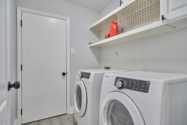 38 Larks Aire Pl in Spring, TX - Building Photo - Building Photo