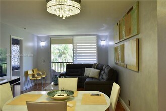 7860 NW 50th St in Lauderhill, FL - Building Photo - Building Photo