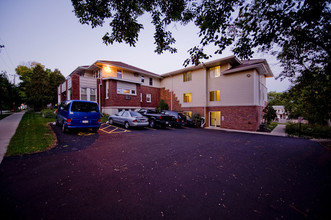 Fullers Woods Apartments in Madison, WI - Foto de edificio - Building Photo
