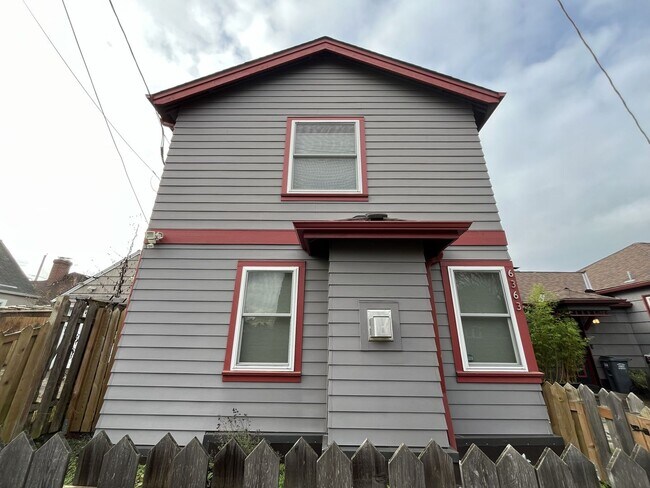 1704 N Highland St in Portland, OR - Building Photo - Building Photo