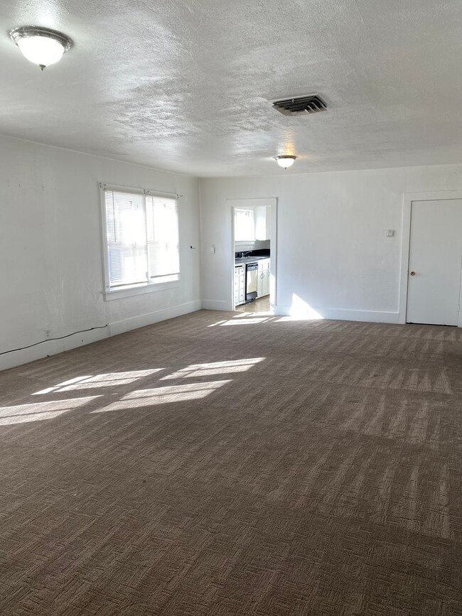 27 S Elm St in Cortez, CO - Building Photo - Building Photo
