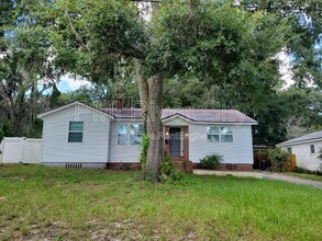 1356 River Hills Cir E in Jacksonville, FL - Building Photo - Building Photo