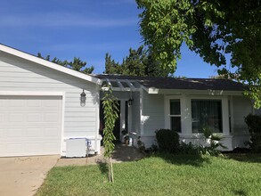 3342 Calico Ct in Sacramento, CA - Foto de edificio - Building Photo