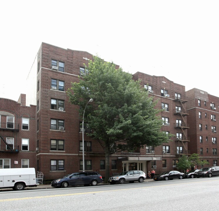2065 Ocean Ave in Brooklyn, NY - Foto de edificio