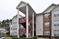 Summer Crest Apartments in Little River, SC - Foto de edificio - Building Photo