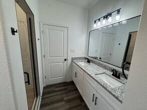 2817 N Platino Dr in Hobbs, NM - Foto de edificio - Building Photo