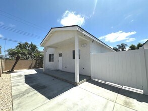 16798 Willow Cir in Fountain Valley, CA - Building Photo - Building Photo