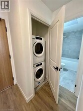 7 Erie Ave in Brantford, ON - Building Photo - Building Photo