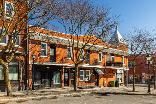 1-9 Du Marché Pl in St-Jean-sur-Richelieu, QC - Building Photo - Building Photo