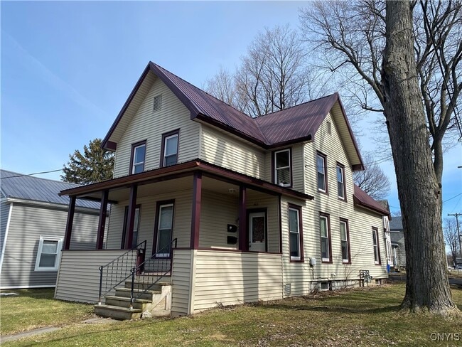 property at 302 N Rutland St