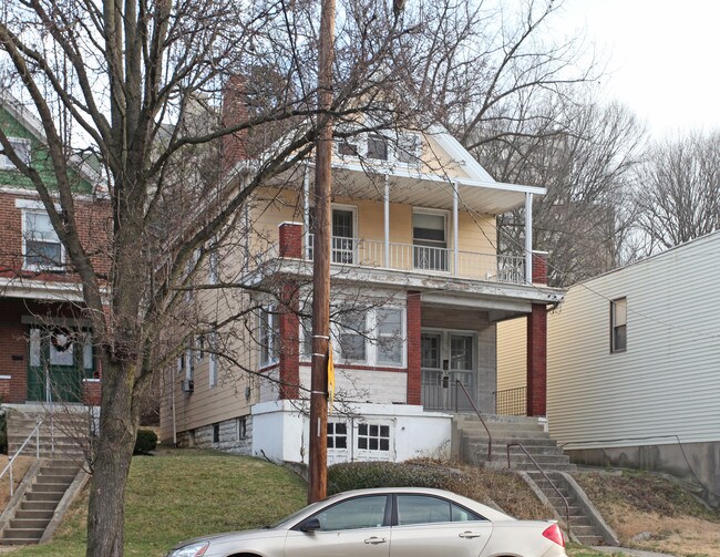 932 Ludlow Ave in Cincinnati, OH - Building Photo - Building Photo