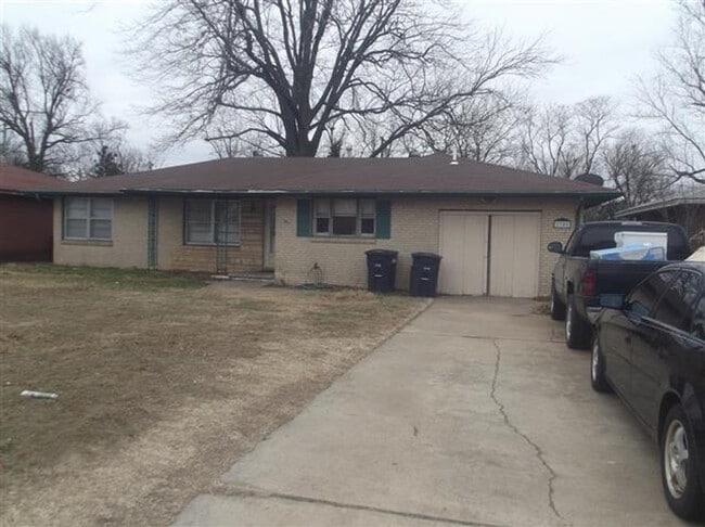 property at 2705 W Oklahoma Ave