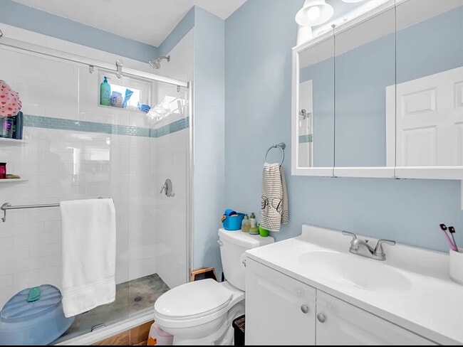8 Duke St, Unit 1 in Lynn, MA - Building Photo - Building Photo