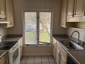1440 Grantland Pl in Greensboro, NC - Foto de edificio - Building Photo