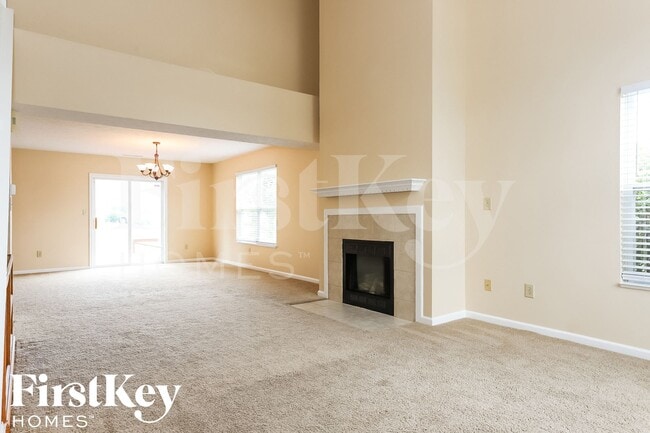 7228 Village Oaks Dr in Avon, IN - Building Photo - Building Photo