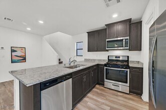 2212 Langmore St in Las Vegas, NV - Building Photo - Building Photo