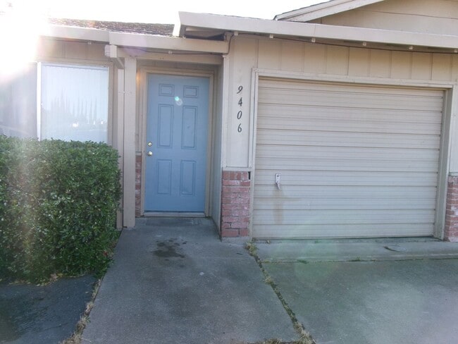 9404-9406 Lenox Pl in Stockton, CA - Building Photo - Building Photo